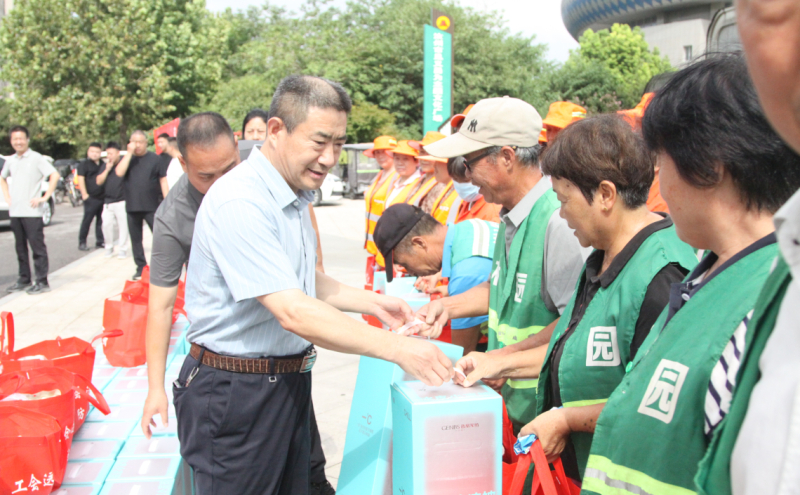 送清凉走访慰问活动