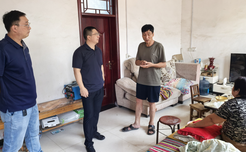 开展 “送清凉”活动暨调研乡村振兴工作