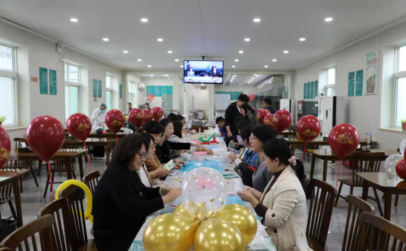 国网叶县供电公司开展2025年“情满中秋 礼赞国庆”巧手制月饼DIY活动