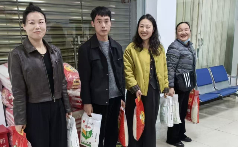 工会“暖新礼包”精准送达 为新业态劳动者注入冬日暖流