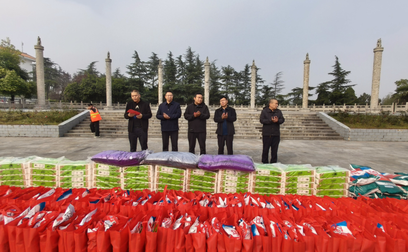 石龙区总工会开展第28届环卫工人节庆祝活动