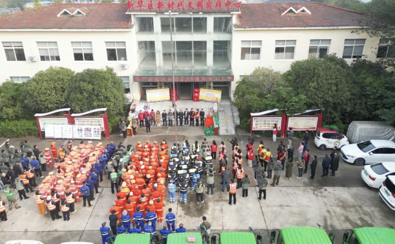 致敬城市美容师！新华区总工会向广大环卫工人致以节日的慰问