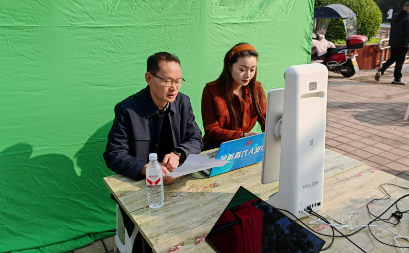 工会送岗，乐业新华 ！2025年新华区总工会金秋送岗招聘会成功举办