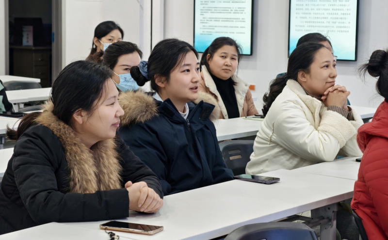 赋能职场，幸福生活|新华区总工会“新心相印”工作室在现代服务业开发区举办女职工专场辅导讲座